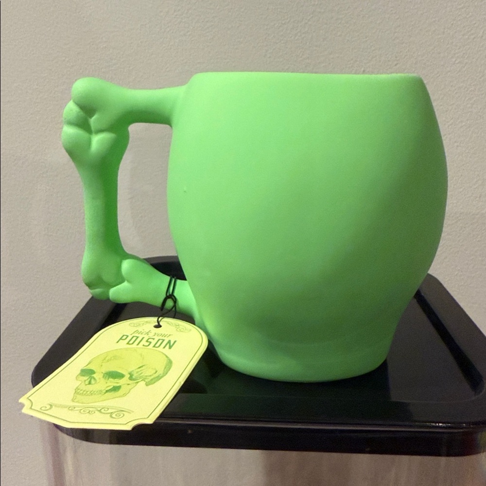 NWT soft touch Green Skull Mug with Bone Handle - Picture 2 of 4